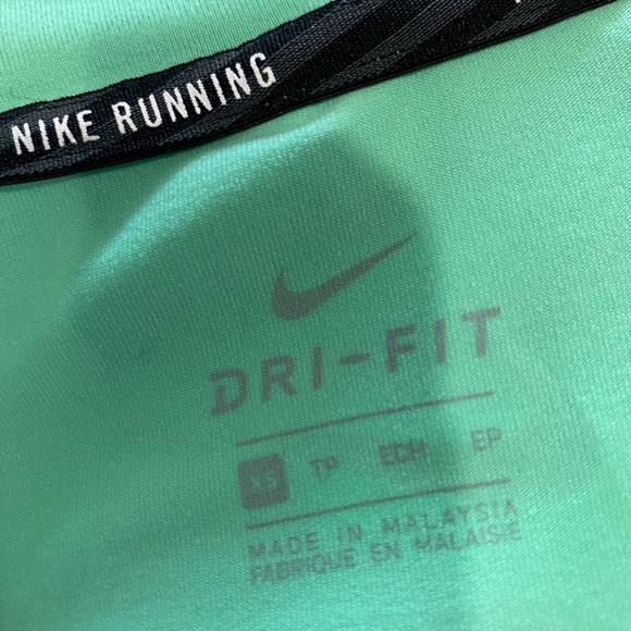 Nike Green Fitted Long Sleeve Tee - Picture 6 of 6